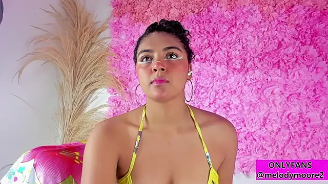 Melodymoore  online show from November 3, 2025, 10:21 pm