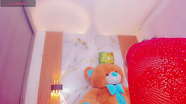 ValeriCardenas online show from March 16, 2025, 2:44 pm