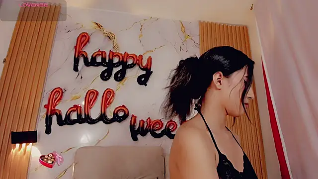 ValeriCardenas online show from October 4, 2025, 12:41 am