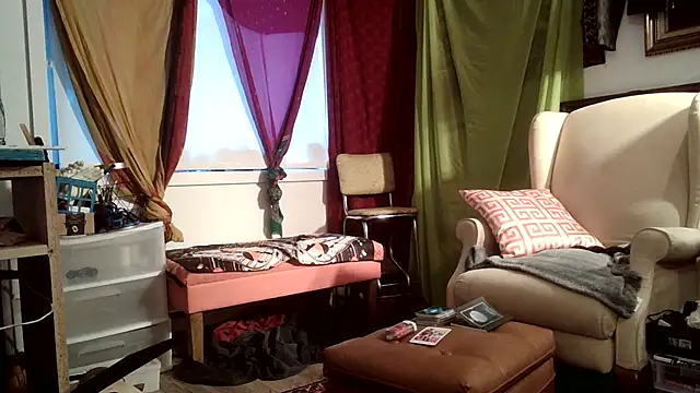 Snapshot of Foxxyhoneypott chatting on March 14, 2025, 1:16 am Foxxyhoneypott online show from March 14, 2025, 1:16 am