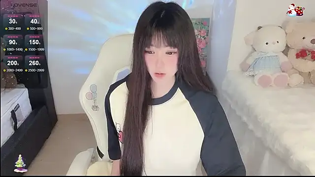 Milla-z online show from April 16, 2026, 3:35 pm