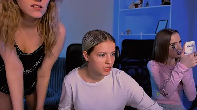 doll vey online show from November 23, 2025, 9:25 pm