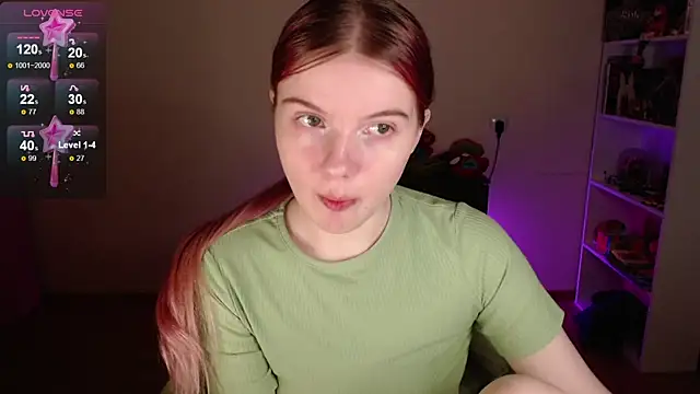 Strawberry juli online show from December 21, 2025, 12:01 pm