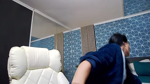 Snapshot of zoeylarkens chatting on November 25, 2025, 7:36 pm zoeylarkens online show from November 25, 2025, 7:36 pm