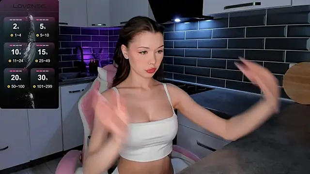 EmmaVictori1 online show from April 13, 2026, 5:46 am