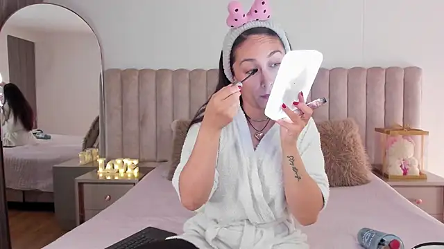 Snapshot of Sophie_Restrepo chatting on March 20, 2025, 2:42 pm Sophie Restrepo online show from March 20, 2025, 2:42 pm