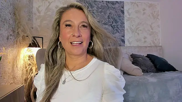 Liannaa  online show from March 9, 2026, 7:29 pm