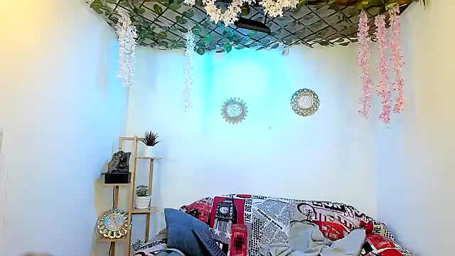 Maxxi hot23 online show from January 19, 2026, 2:32 pm