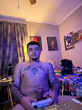 Snapshot of papiVilla23 chatting on December 16, 2025, 10:37 pm papiVilla23 online show from December 16, 2025, 10:37 pm