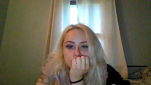 sluttypumpkin online show from June 9, 2026, 10:49 am