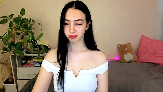 Snapshot of WildKittenX_ chatting on May 18, 2026, 5:24 am WildKittenX online show from May 18, 2026, 5:24 am