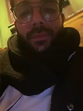 Snapshot of YJeromZCoxk chatting on March 10, 2025, 1:12 am YJeromZCoxk online show from March 10, 2025, 1:12 am