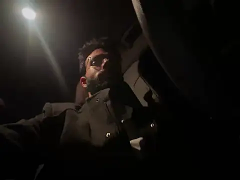 Snapshot of YJeromZCoxk chatting on March 12, 2025, 11:33 pm YJeromZCoxk online show from March 12, 2025, 11:33 pm