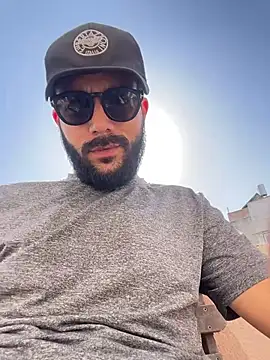 Snapshot of YJeromZCoxk chatting on November 22, 2025, 10:25 am YJeromZCoxk online show from November 22, 2025, 10:25 am