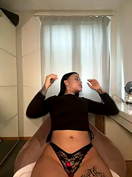 milabigassxoxo online show from September 30, 2025, 12:21 pm
