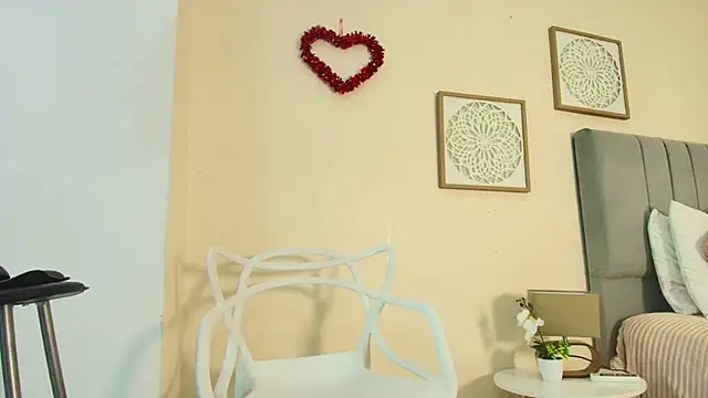 Snapshot of mary_cute9 chatting on March 23, 2026, 12:31 pm mary cute9 online show from March 23, 2026, 12:31 pm