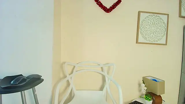 Snapshot of mary_cute9 chatting on April 8, 2026, 12:16 pm mary cute9 online show from April 8, 2026, 12:16 pm