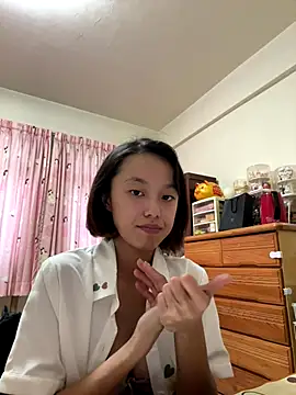 ladypaggy online show from December 22, 2025, 8:11 am