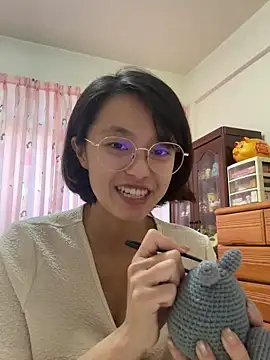 ladypaggy online show from April 11, 2026, 5:56 am