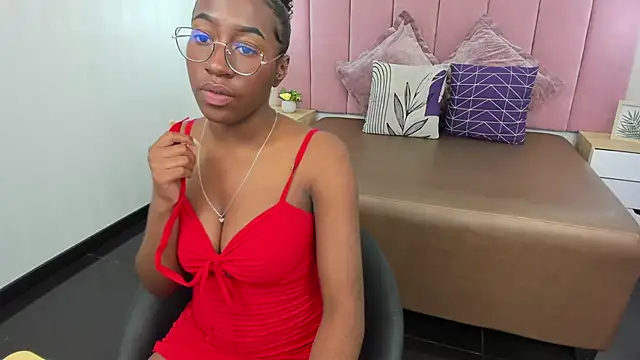 Snapshot of Qeen_blackk chatting on March 6, 2025, 4:07 pm Qeen blackk online show from March 6, 2025, 4:07 pm