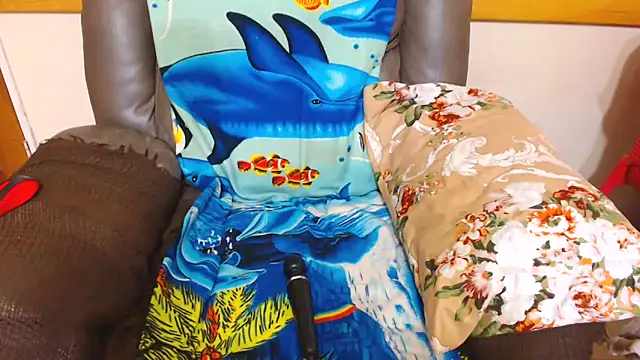 Snapshot of ChocolateClit chatting on November 28, 2025, 3:14 pm ChocolateClit online show from November 28, 2025, 3:14 pm