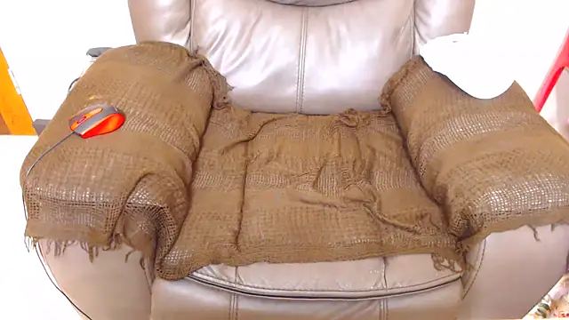 Snapshot of ChocolateClit chatting on November 30, 2025, 3:38 pm ChocolateClit online show from November 30, 2025, 3:38 pm