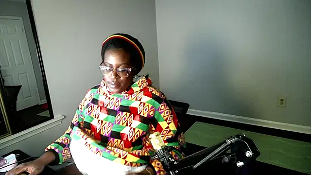 Snapshot of lovelyenigma365 chatting on February 6, 2026, 11:52 pm lovelyenigma365 online show from February 6, 2026, 11:52 pm