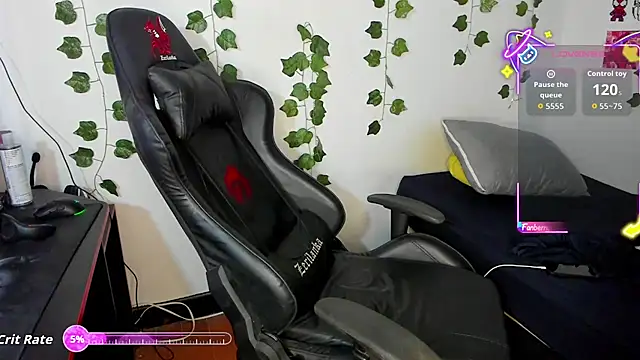 Snapshot of Noah_milleer chatting on October 27, 2025, 10:03 pm Noah milleer online show from October 27, 2025, 10:03 pm