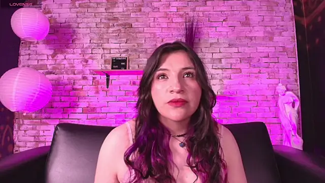 Snapshot of TaraTaylorr chatting on November 15, 2025, 7:10 pm TaraTaylorr online show from November 15, 2025, 7:10 pm