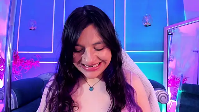 Snapshot of TaraTaylorr chatting on December 5, 2025, 3:15 am TaraTaylorr online show from December 5, 2025, 3:15 am