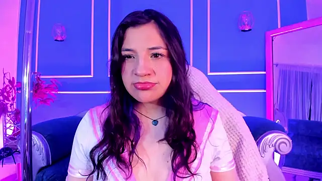 Snapshot of TaraTaylorr chatting on December 15, 2025, 2:27 am TaraTaylorr online show from December 15, 2025, 2:27 am