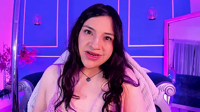 Snapshot of TaraTaylorr chatting on December 16, 2025, 3:11 am TaraTaylorr online show from December 16, 2025, 3:11 am