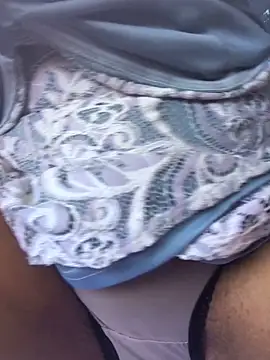 Ladyzee25 online show from November 18, 2025, 6:12 pm