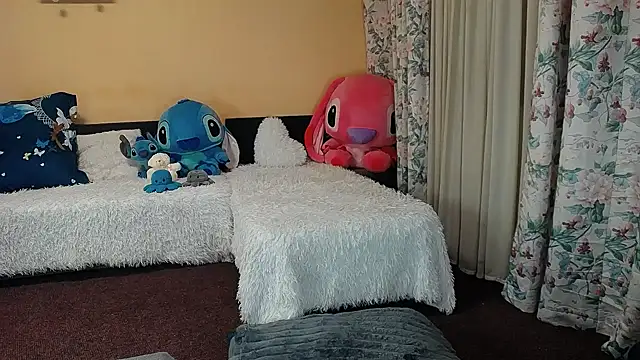 Snapshot of Maddison_Summer chatting on October 31, 2025, 9:05 pm Maddison Summer online show from October 31, 2025, 9:05 pm