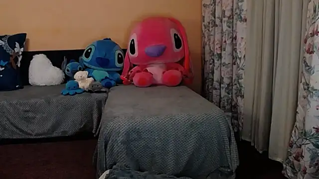 Snapshot of Maddison_Summer chatting on November 23, 2025, 11:04 pm Maddison Summer online show from November 23, 2025, 11:04 pm