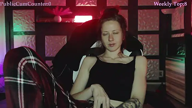 Snapshot of SweetSeraphine chatting on November 10, 2025, 6:34 am SweetSeraphine online show from November 10, 2025, 6:34 am