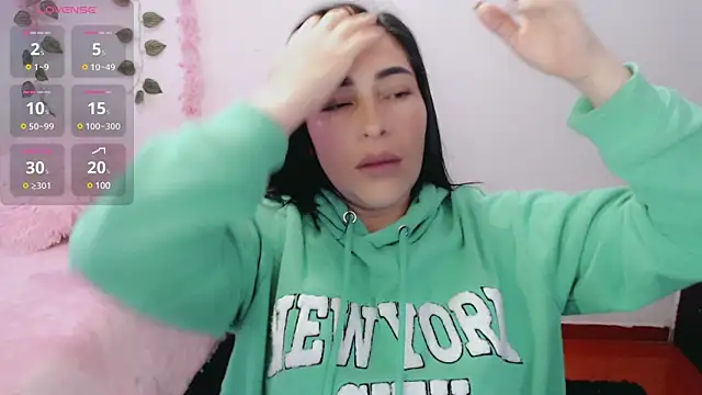 Snapshot of luna_lgomez_ chatting on March 13, 2025, 11:19 am luna lgomez online show from March 13, 2025, 11:19 am