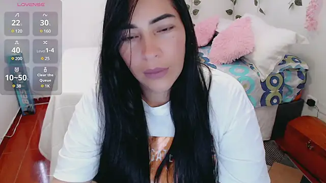 Snapshot of luna_lgomez_ chatting on March 16, 2025, 10:55 am luna lgomez online show from March 16, 2025, 10:55 am