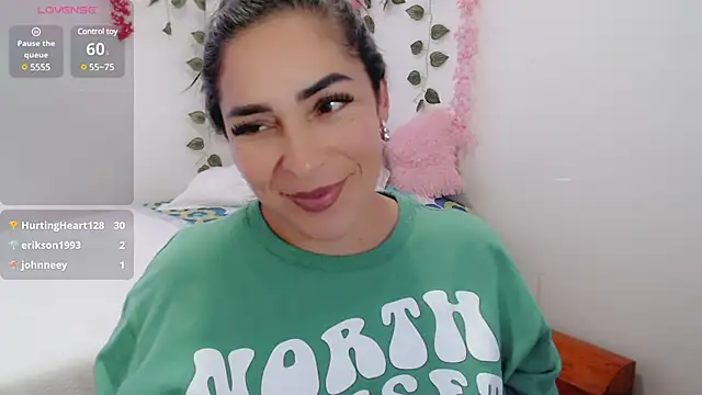 Snapshot of luna_lgomez_ chatting on March 18, 2025, 2:15 pm luna lgomez online show from March 18, 2025, 2:15 pm