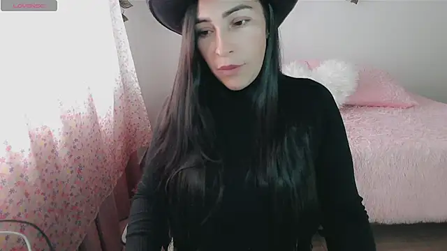 Snapshot of luna_lgomez_ chatting on November 11, 2025, 12:38 pm luna lgomez online show from November 11, 2025, 12:38 pm