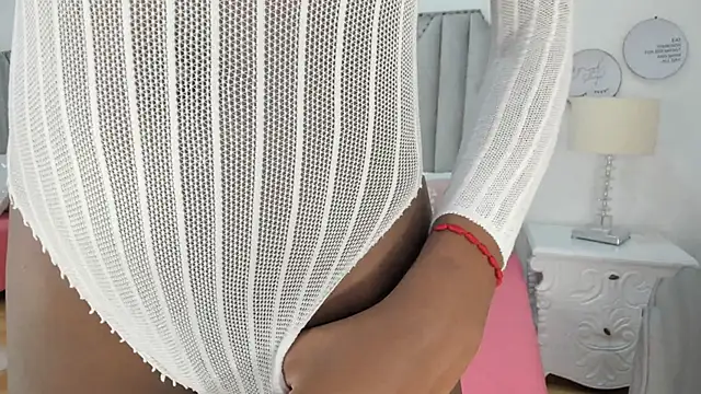 SamantaMarquez online show from November 4, 2025, 7:57 pm