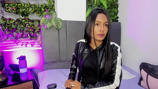 Snapshot of Fernanda_liie_ chatting on October 28, 2025, 12:30 pm Fernanda liie online show from October 28, 2025, 12:30 pm