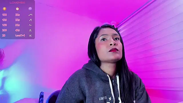 Snapshot of Fernanda_liie_ chatting on April 18, 2026, 12:20 pm Fernanda liie online show from April 18, 2026, 12:20 pm