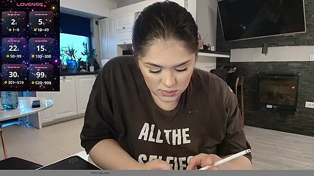 Layla- online show from December 11, 2024, 11:41 am