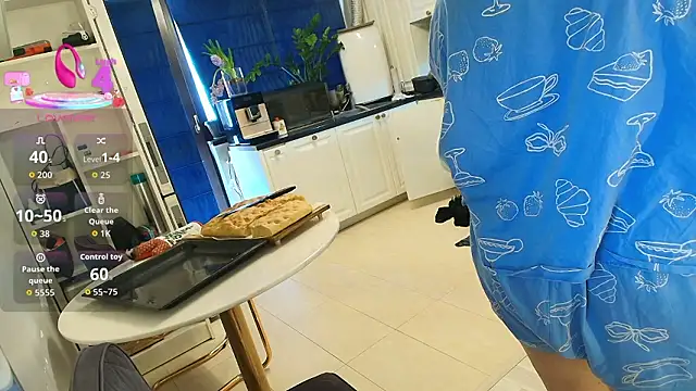 Layla- online show from March 11, 2026, 9:59 am