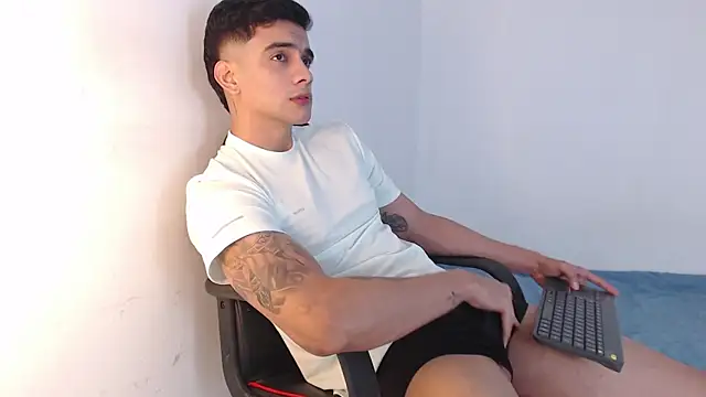 adam levis17 online show from November 13, 2025, 6:01 am