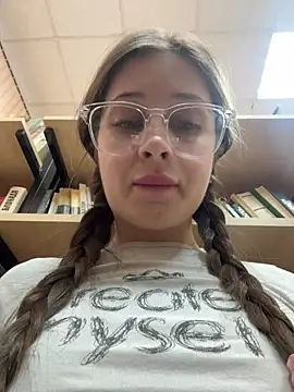 melicious  online show from February 18, 2026, 6:42 am