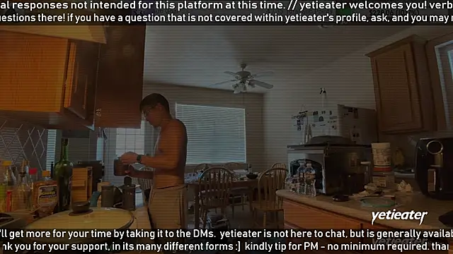 Snapshot of yetieater chatting on June 10, 2026, 4:28 pm yetieater online show from June 10, 2026, 4:28 pm
