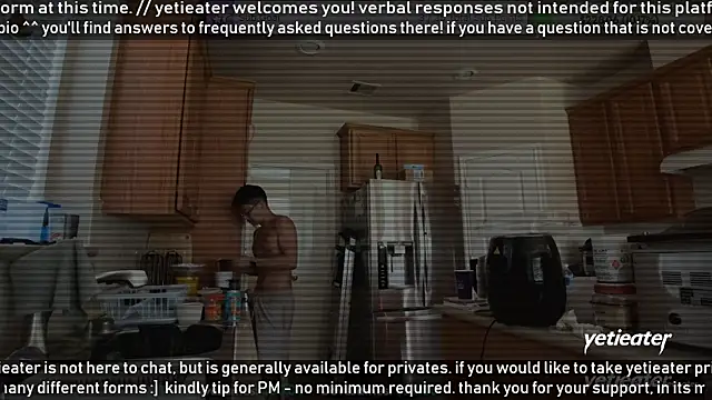 Snapshot of yetieater chatting on July 6, 2026, 3:58 pm yetieater online show from July 6, 2026, 3:58 pm