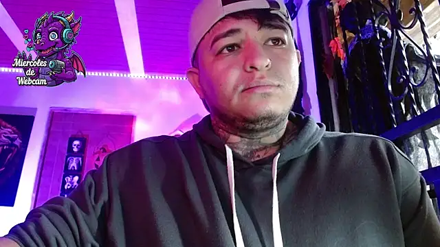 Strip Classes Col online show from October 8, 2025, 3:09 pm